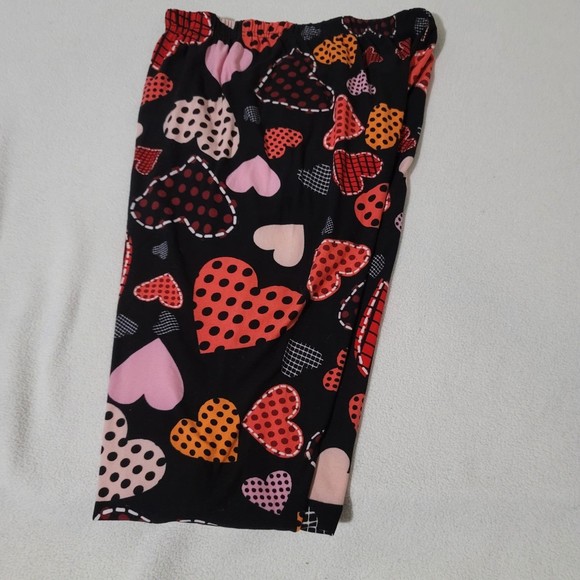OS Leggings Heart Polka dot Valentines NWOT black red pink - Picture 5 of 10